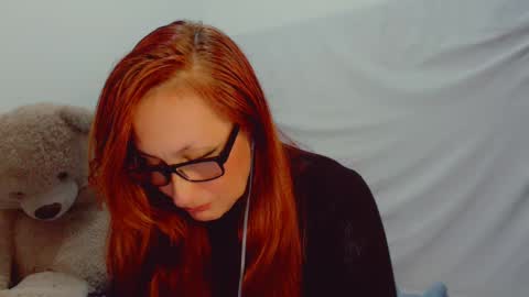 Snapshot of skarlett2072 chatting on February 23, 2025, 3:13 am Arlett online show from February 23, 2025, 3:13 am