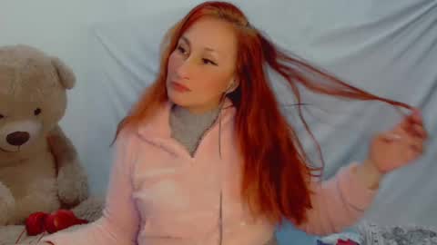 Snapshot of skarlett2072 chatting on March 6, 2025, 3:13 am Arlett online show from March 6, 2025, 3:13 am