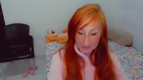 Snapshot of skarlett2072 chatting on September 11, 2025, 3:01 pm Arlett online show from September 11, 2025, 3:01 pm