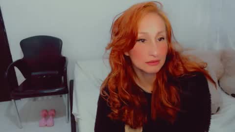 Snapshot of skarlett2072 chatting on September 19, 2025, 12:39 pm Arlett online show from September 19, 2025, 12:39 pm