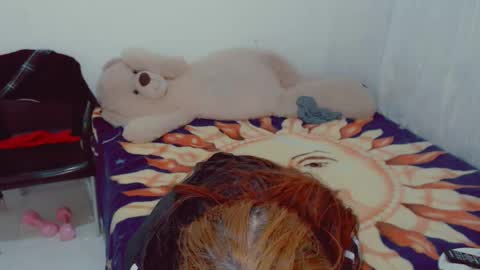 Snapshot of skarlett2072 chatting on October 18, 2025, 6:16 am Arlett online show from October 18, 2025, 6:16 am