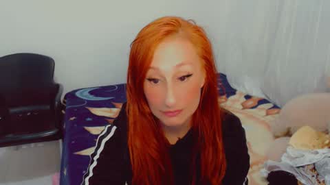 Snapshot of skarlett2072 chatting on October 25, 2025, 2:41 am Arlett online show from October 25, 2025, 2:41 am