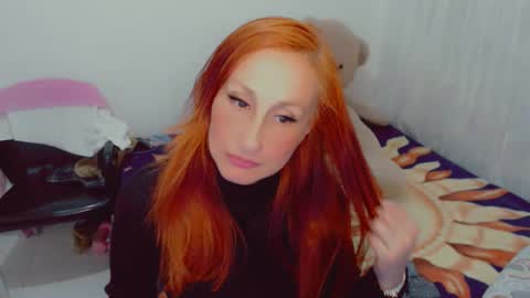 Snapshot of skarlett2072 chatting on November 5, 2025, 2:22 am Arlett online show from November 5, 2025, 2:22 am