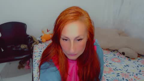 Snapshot of skarlett2072 chatting on November 5, 2025, 2:28 pm Arlett online show from November 5, 2025, 2:28 pm