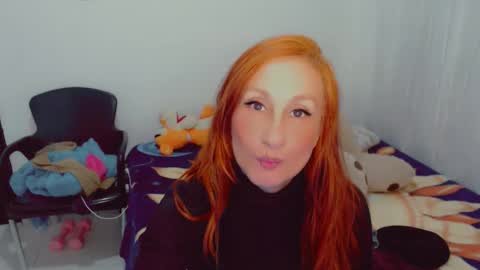 Snapshot of skarlett2072 chatting on November 6, 2025, 11:04 pm Arlett online show from November 6, 2025, 11:04 pm