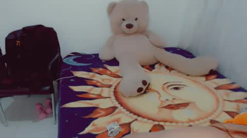 Snapshot of skarlett2072 chatting on November 8, 2025, 11:25 pm Arlett online show from November 8, 2025, 11:25 pm