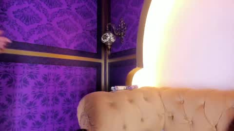 skarlettbarnes online show from May 4, 2026, 12:12 pm