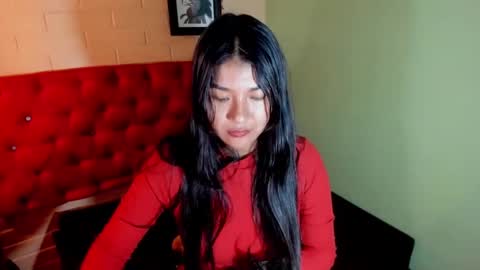 Skarlet online show from March 5, 2025, 6:34 pm