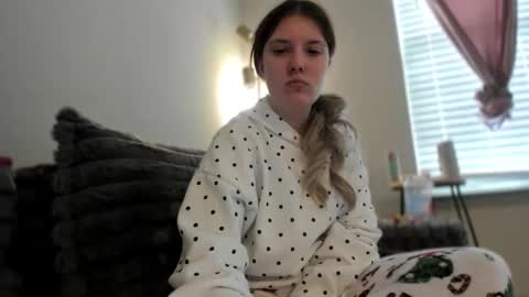 skiimaskabby online show from December 21, 2025, 5:42 pm