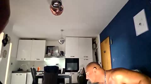 skinboys online show from November 3, 2025, 9:10 am