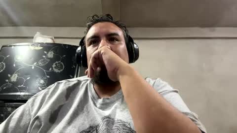 Snapshot of skinhell chatting on November 1, 2025, 4:47 am Elias online show from November 1, 2025, 4:47 am