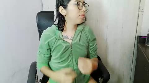 skinny333x online show from July 30, 2026, 3:11 pm