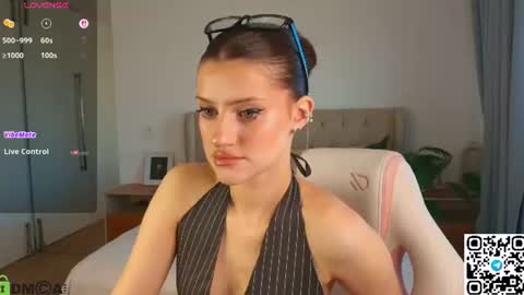 Snapshot of skinny_alice chatting on July 17, 2026, 11:06 am Alice GMT 2 Mon Tues Thur Fri Sun 0300am-0900am online show from July 17, 2026, 11:06 am