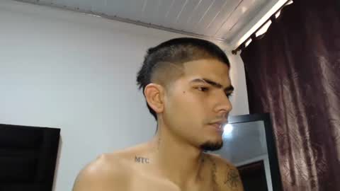 Snapshot of skinny_badboy chatting on December 28, 2024, 6:18 pm E R O S online show from December 28, 2024, 6:18 pm