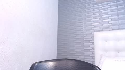skinny_hottie18 online show from December 14, 2024, 10:50 pm
