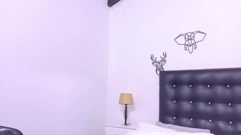 skinny_hottie18 online show from December 19, 2024, 5:18 pm
