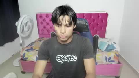 Snapshot of skinny_sam23 chatting on June 18, 2026, 5:51 am sam online show from June 18, 2026, 5:51 am