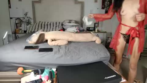 Snapshot of skinnyasianmilf chatting on July 13, 2026, 7:38 pm skinnyasianmilf online show from July 13, 2026, 7:38 pm