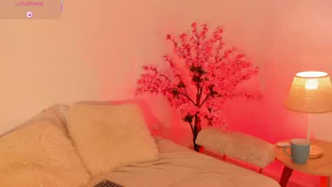 Mila online show from April 30, 2026, 11:09 pm