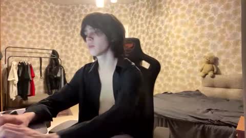 skinnyfitboi online show from April 28, 2026, 8:36 pm