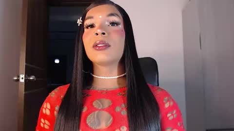 jesica online show from October 15, 2025, 5:40 am