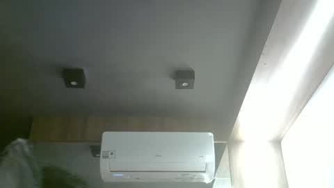 skinnykittencam online show from May 13, 2026, 6:49 pm