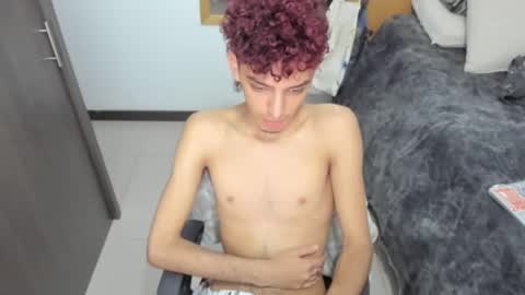 skinnypipe15 online show from November 5, 2025, 10:43 pm