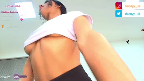 Snapshot of skinnyy_16 chatting on December 10, 2024, 9:44 am Skinny online show from December 10, 2024, 9:44 am
