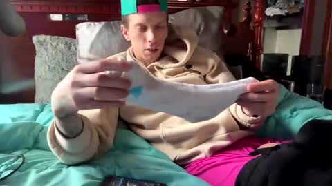 Snapshot of skittles933 chatting on February 23, 2025, 8:00 pm Skittles online show from February 23, 2025, 8:00 pm