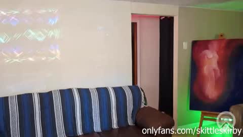 Snapshot of skittleskirby chatting on October 3, 2025, 10:07 pm Skittles Kirby online show from October 3, 2025, 10:07 pm