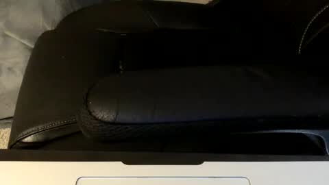 skizzle14 online show from March 11, 2026, 4:24 pm