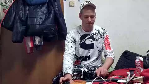 Snapshot of sklave99817 chatting on October 25, 2025, 1:13 am sklave99817 online show from October 25, 2025, 1:13 am