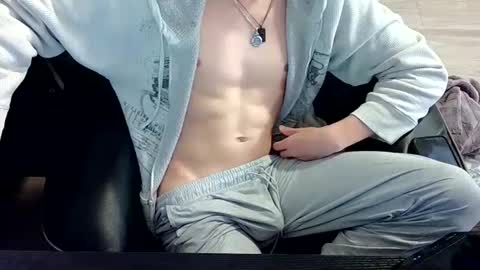 Snapshot of skrogdog chatting on April 19, 2026, 12:33 am skrogdog online show from April 19, 2026, 12:33 am