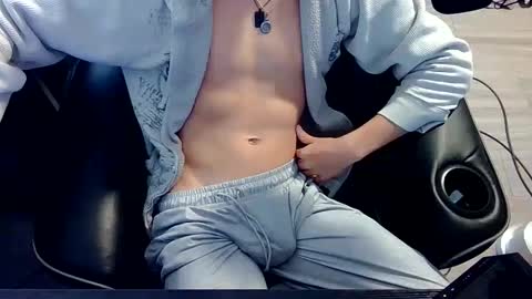 Snapshot of skrogdog chatting on May 14, 2026, 5:53 pm skrogdog online show from May 14, 2026, 5:53 pm