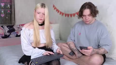 Ethan and Mona online show from July 17, 2026, 9:19 pm