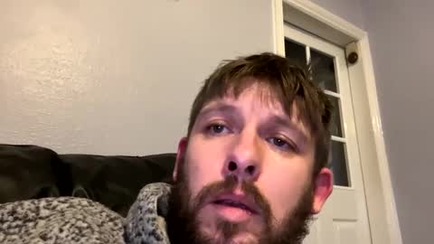 Snapshot of skuzzy25 chatting on December 26, 2024, 2:01 am skuzzy25 online show from December 26, 2024, 2:01 am