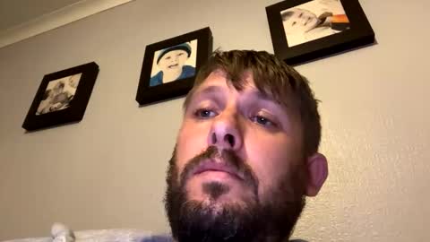 Snapshot of skuzzy25 chatting on October 1, 2025, 11:33 pm skuzzy25 online show from October 1, 2025, 11:33 pm