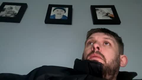 Snapshot of skuzzy25 chatting on May 6, 2026, 7:30 pm skuzzy25 online show from May 6, 2026, 7:30 pm