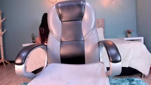 Snapshot of sky_blue__ chatting on February 20, 2025, 9:22 am Hanna online show from February 20, 2025, 9:22 am