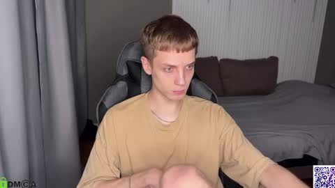 Snapshot of sky_hunter chatting on October 20, 2025, 3:12 pm sky_hunter online show from October 20, 2025, 3:12 pm