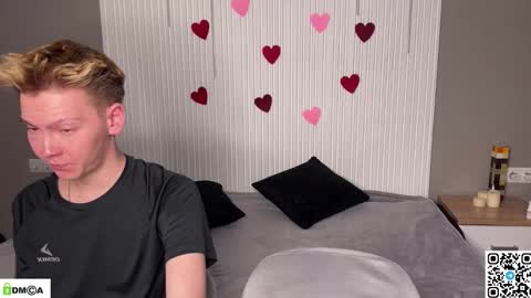 sky_hunter online show from February 15, 2026, 7:10 pm