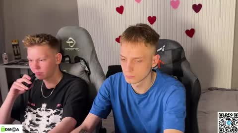 sky_hunter online show from March 22, 2026, 3:48 pm