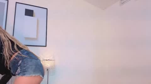Snapshot of sky_johnson_ chatting on May 21, 2026, 7:10 pm sky_johnson_ online show from May 21, 2026, 7:10 pm