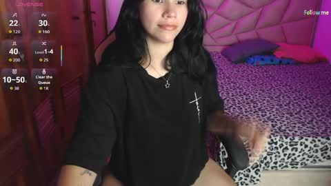 Snapshot of sky_lover_ chatting on April 17, 2026, 8:28 am Sky online show from April 17, 2026, 8:28 am