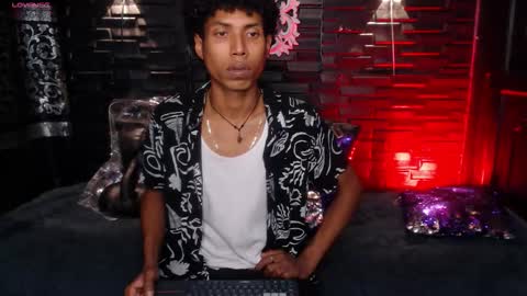 Snapshot of sky_walkerss chatting on February 23, 2026, 12:19 am sky_walkerss online show from February 23, 2026, 12:19 am