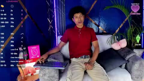 sky_walkerss online show from May 17, 2026, 5:20 pm