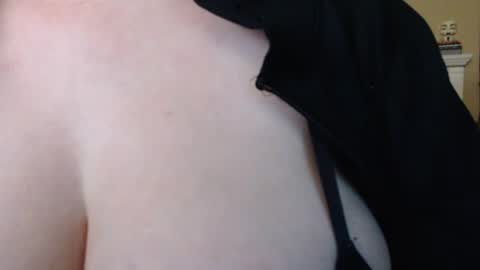 SKYLE   online show from December 11, 2024, 3:13 am