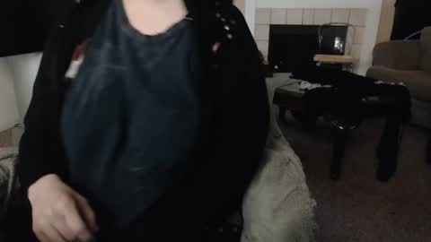 SKYLE   online show from October 31, 2025, 8:54 pm