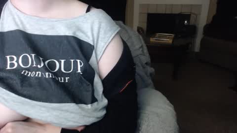 SKYLE   online show from March 5, 2026, 5:14 am