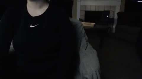 SKYLE   online show from April 19, 2026, 7:49 pm